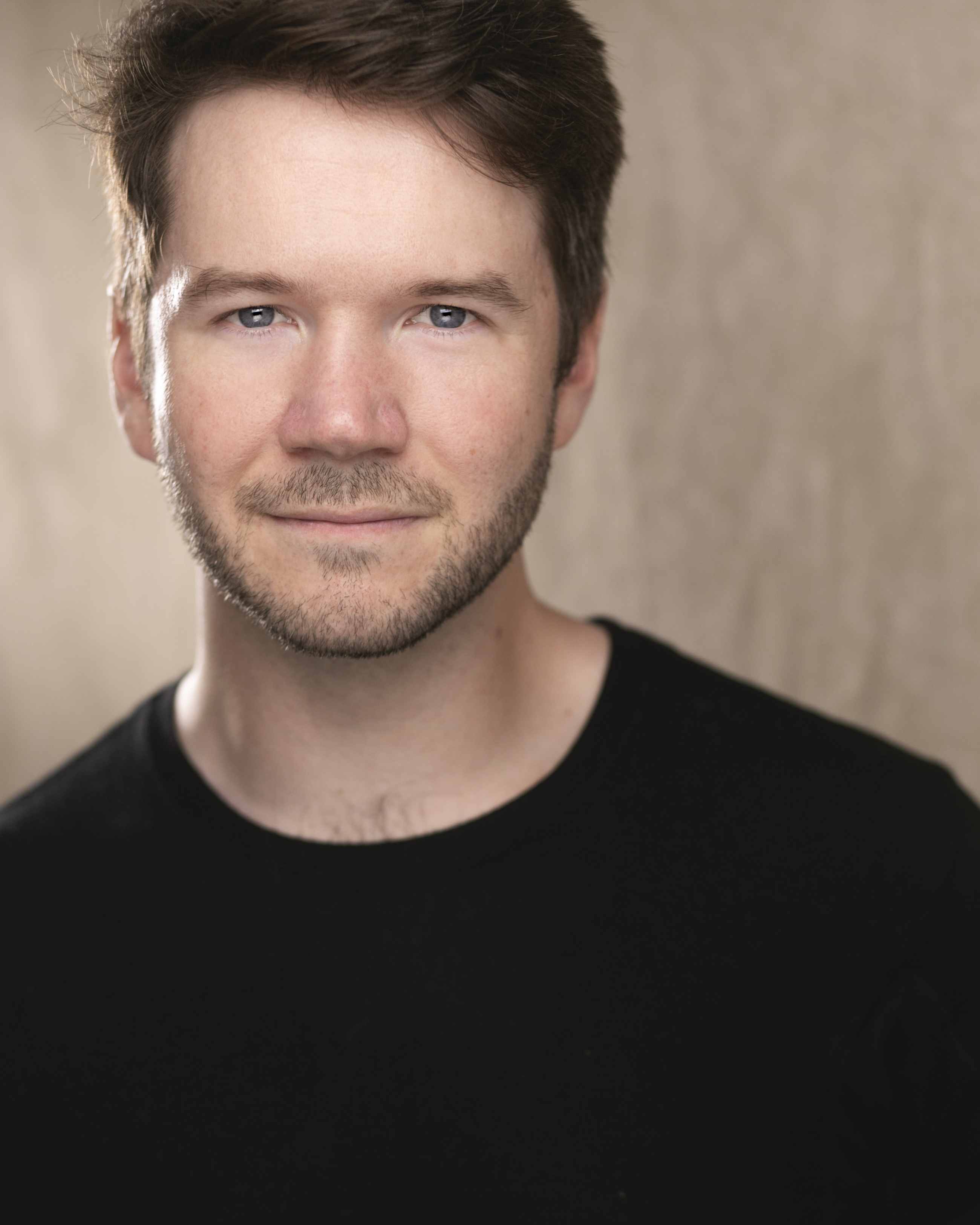 actor James Caverly large photo