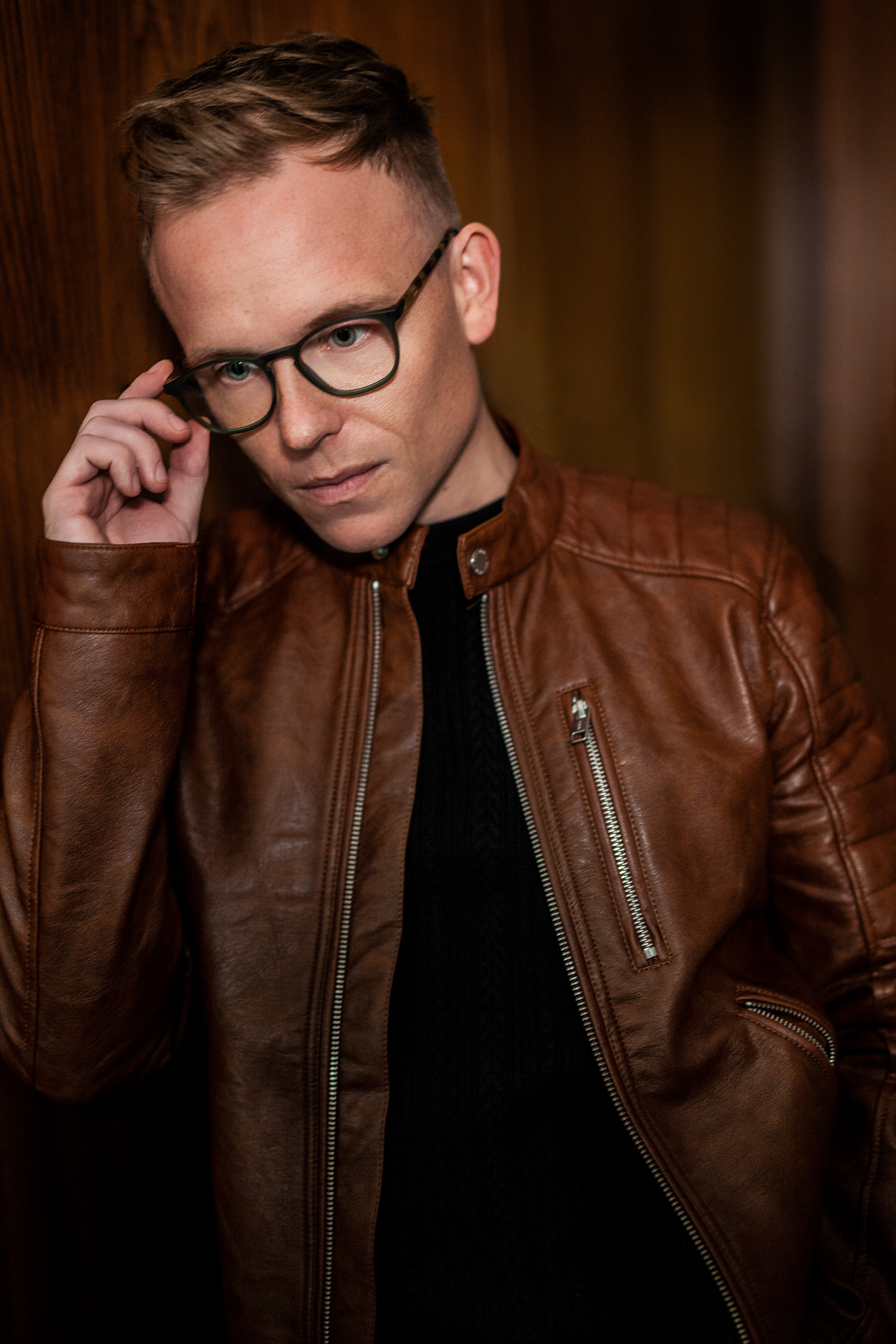 actor Adrian Petriw large photo