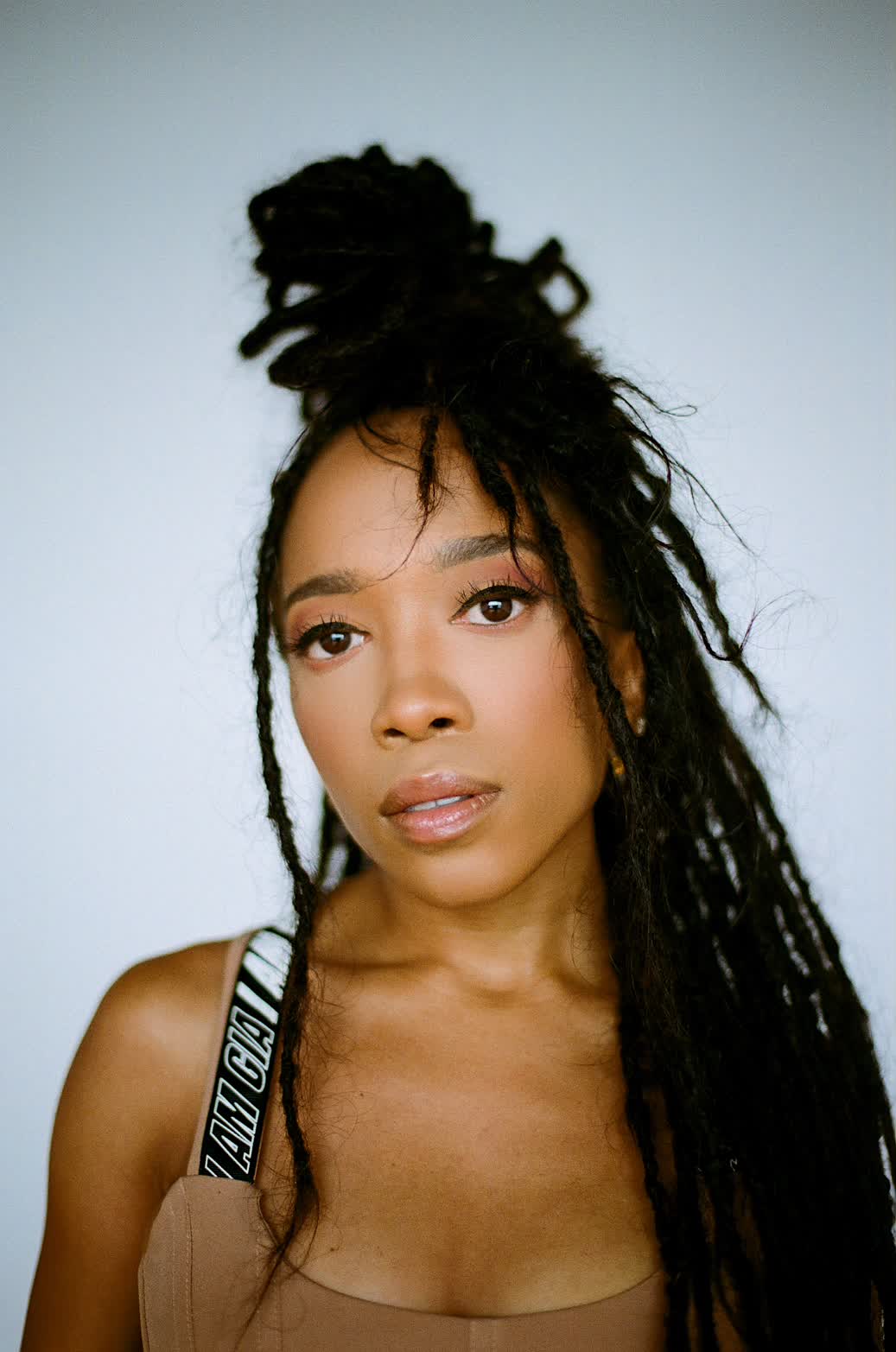 actor Nathanya Alexander large photo