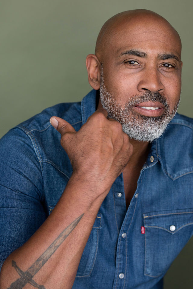 actor Lamont Thompson large photo