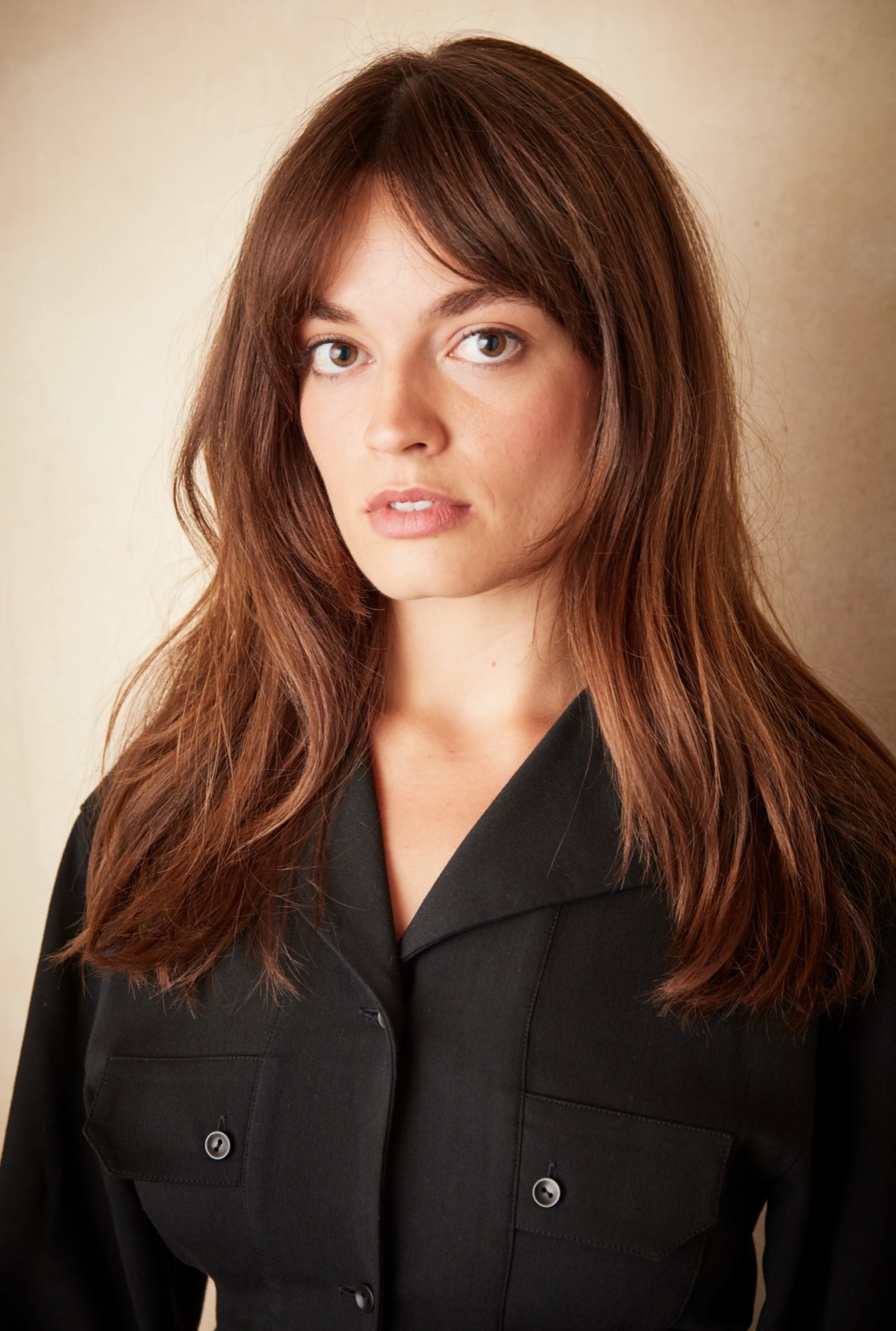 actor Emma Mackey large photo