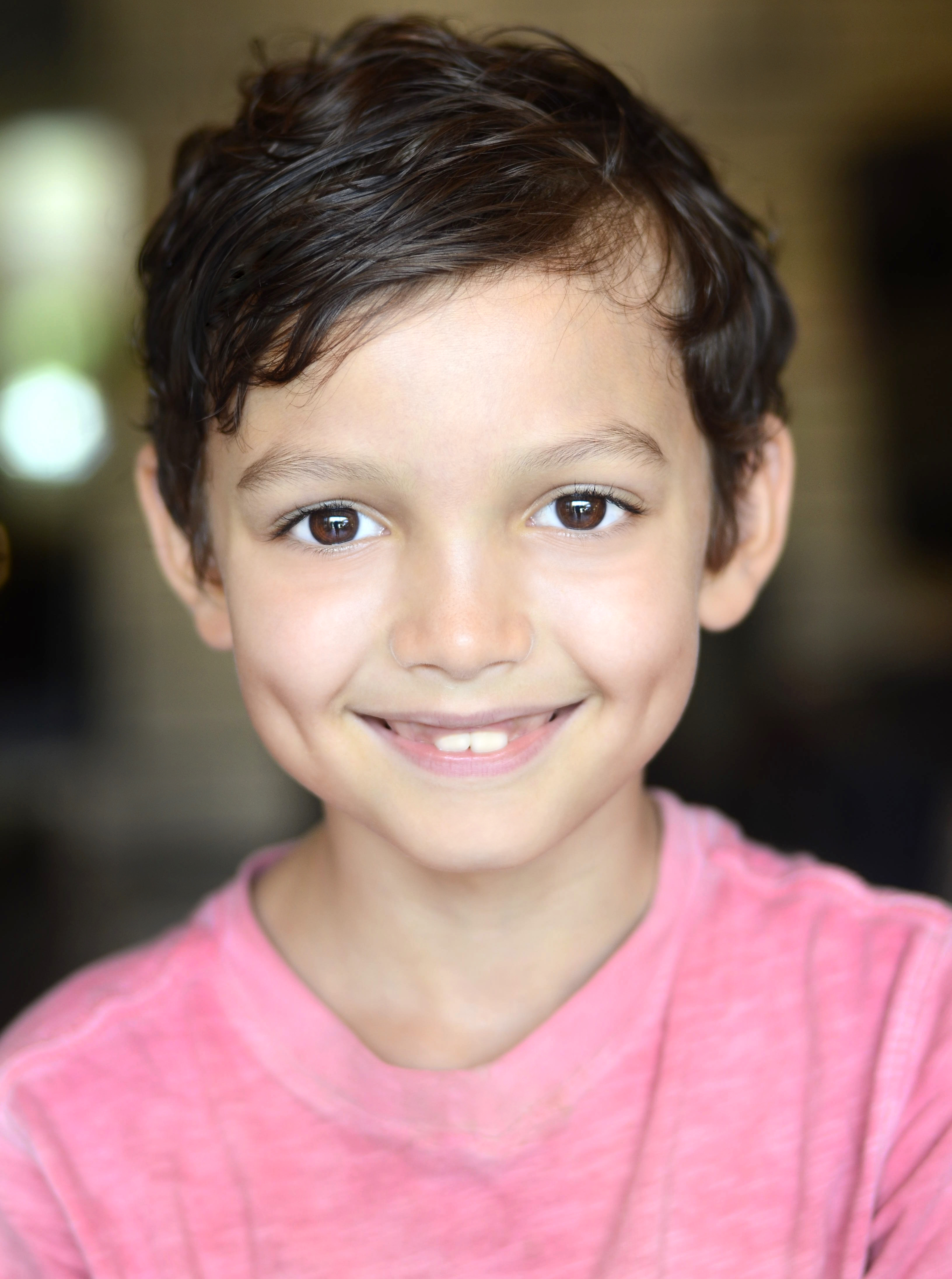 actor Indie DesRoches large photo