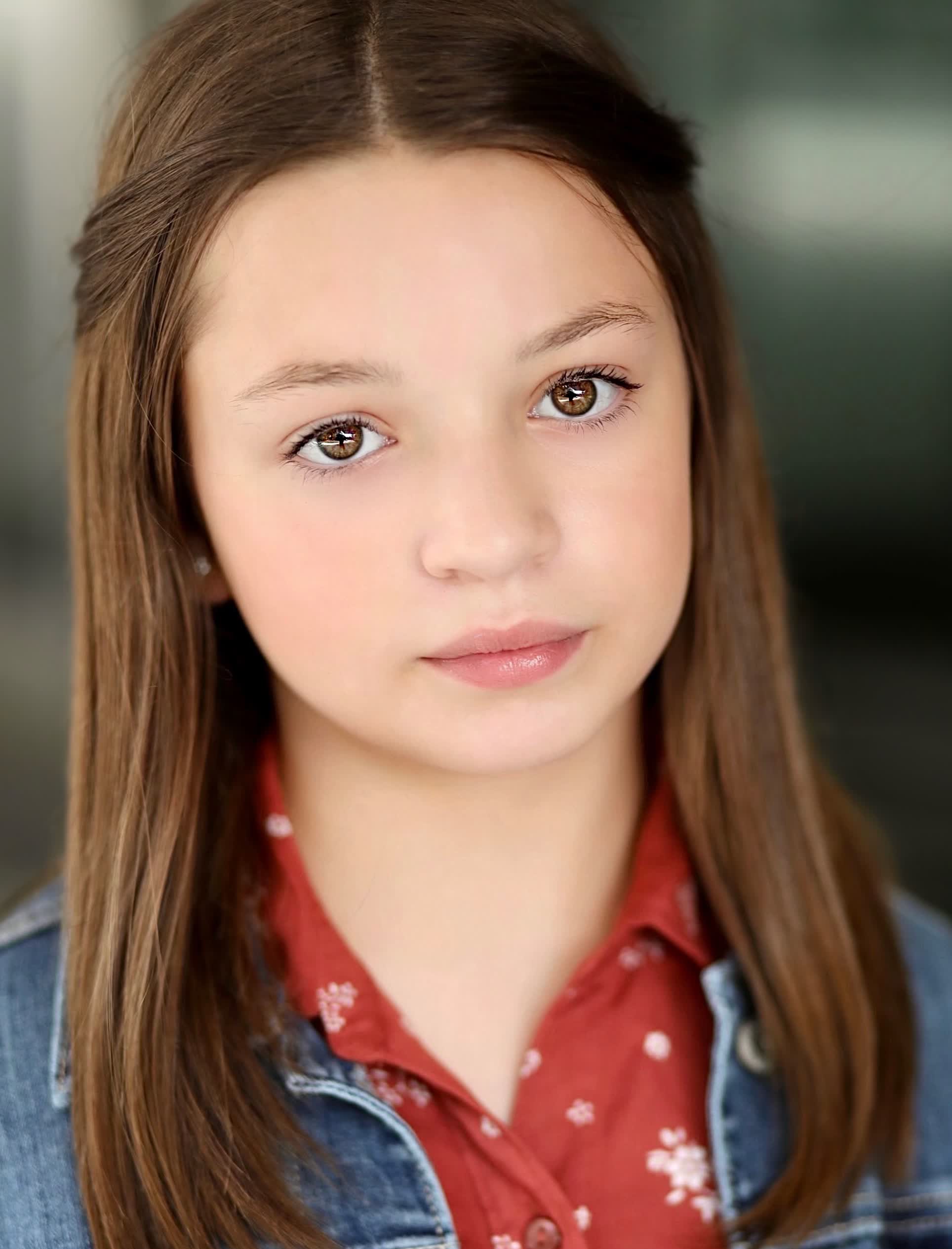 actor Dalya Knapp large photo