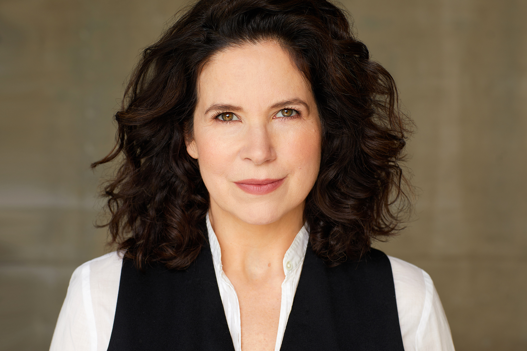 actor Amy Farrington large photo