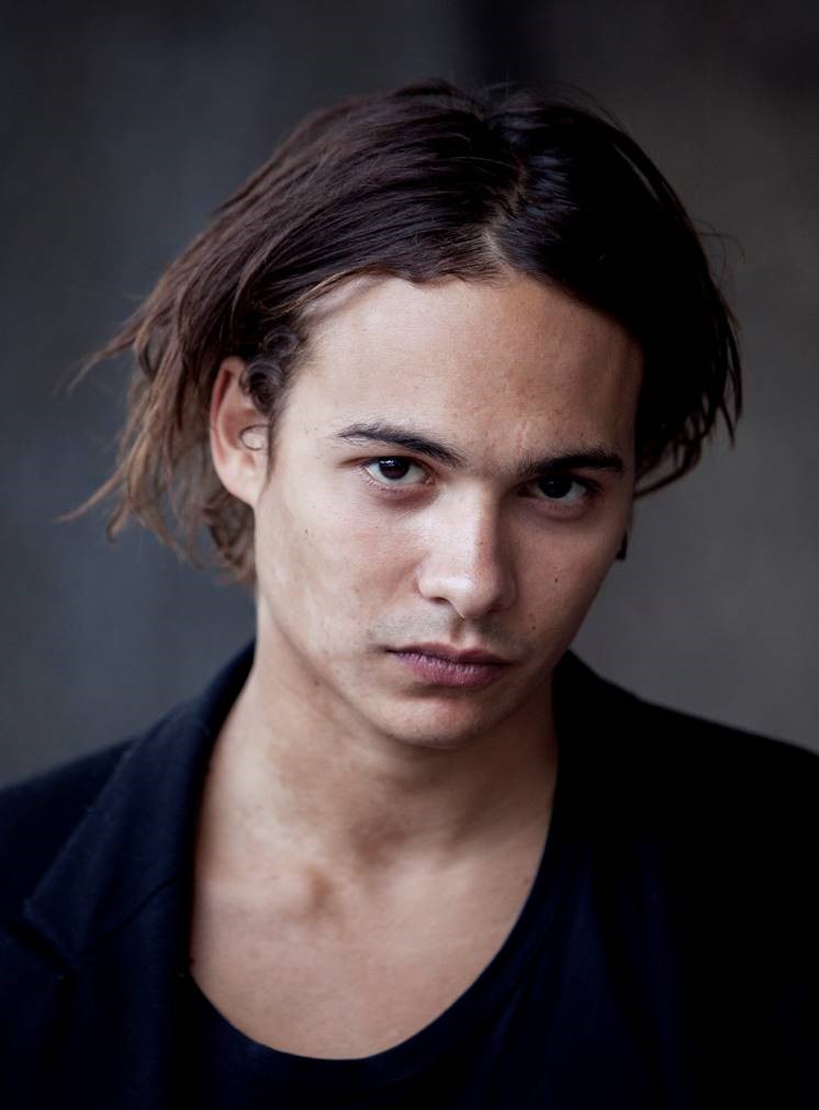 actor Frank Dillane large photo
