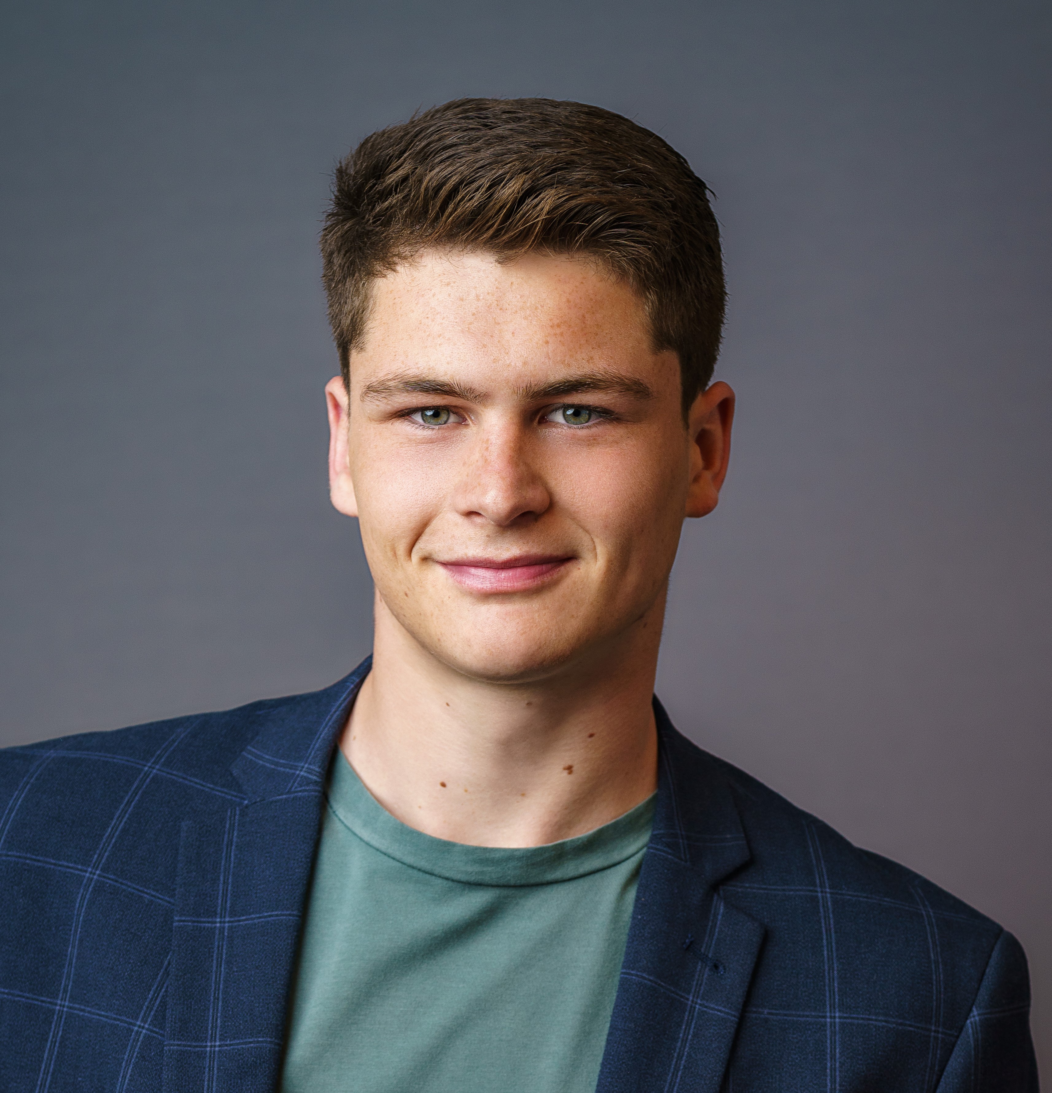 actor James Bingham large photo