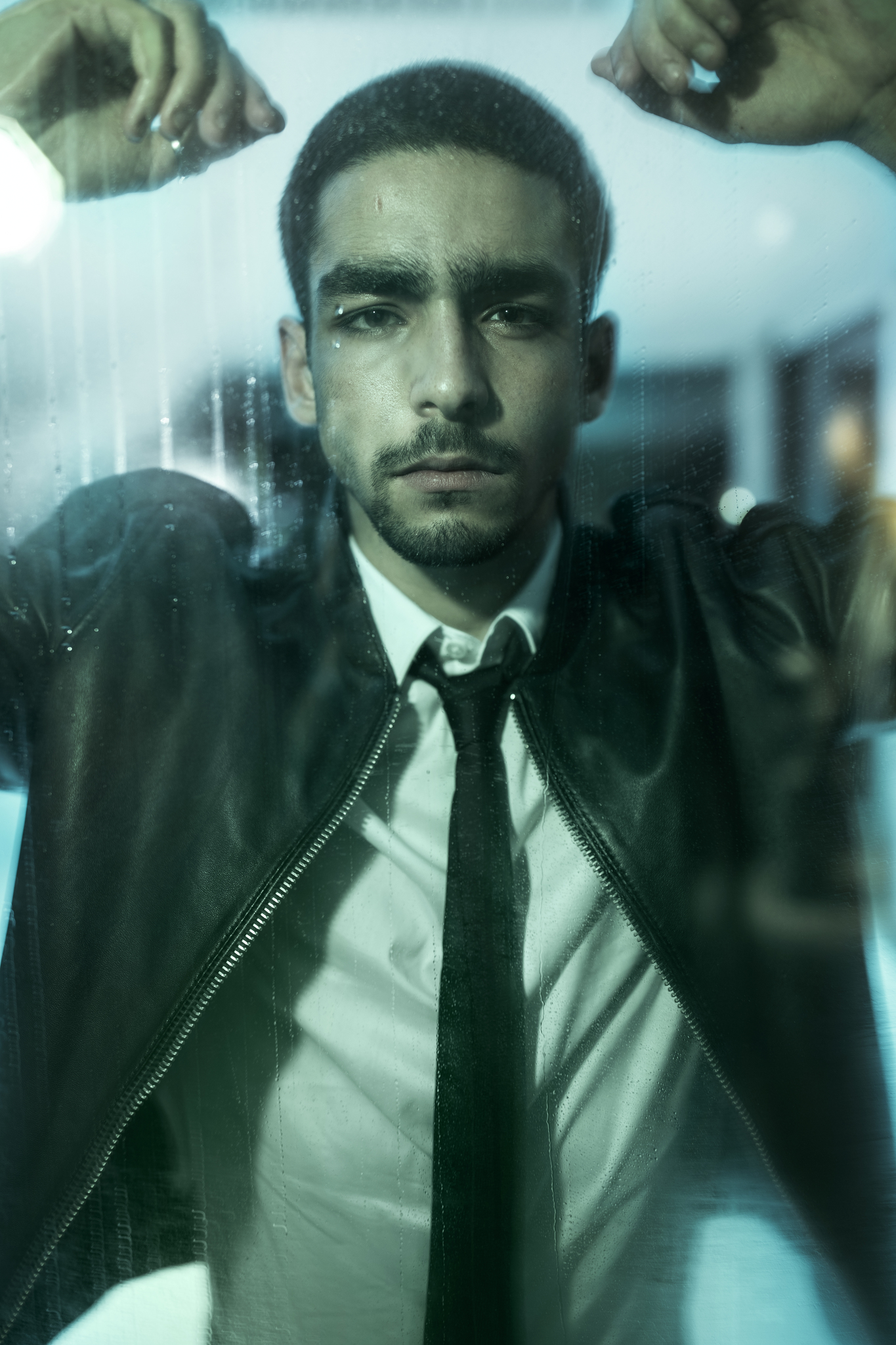 actor Omar Ayuso large photo