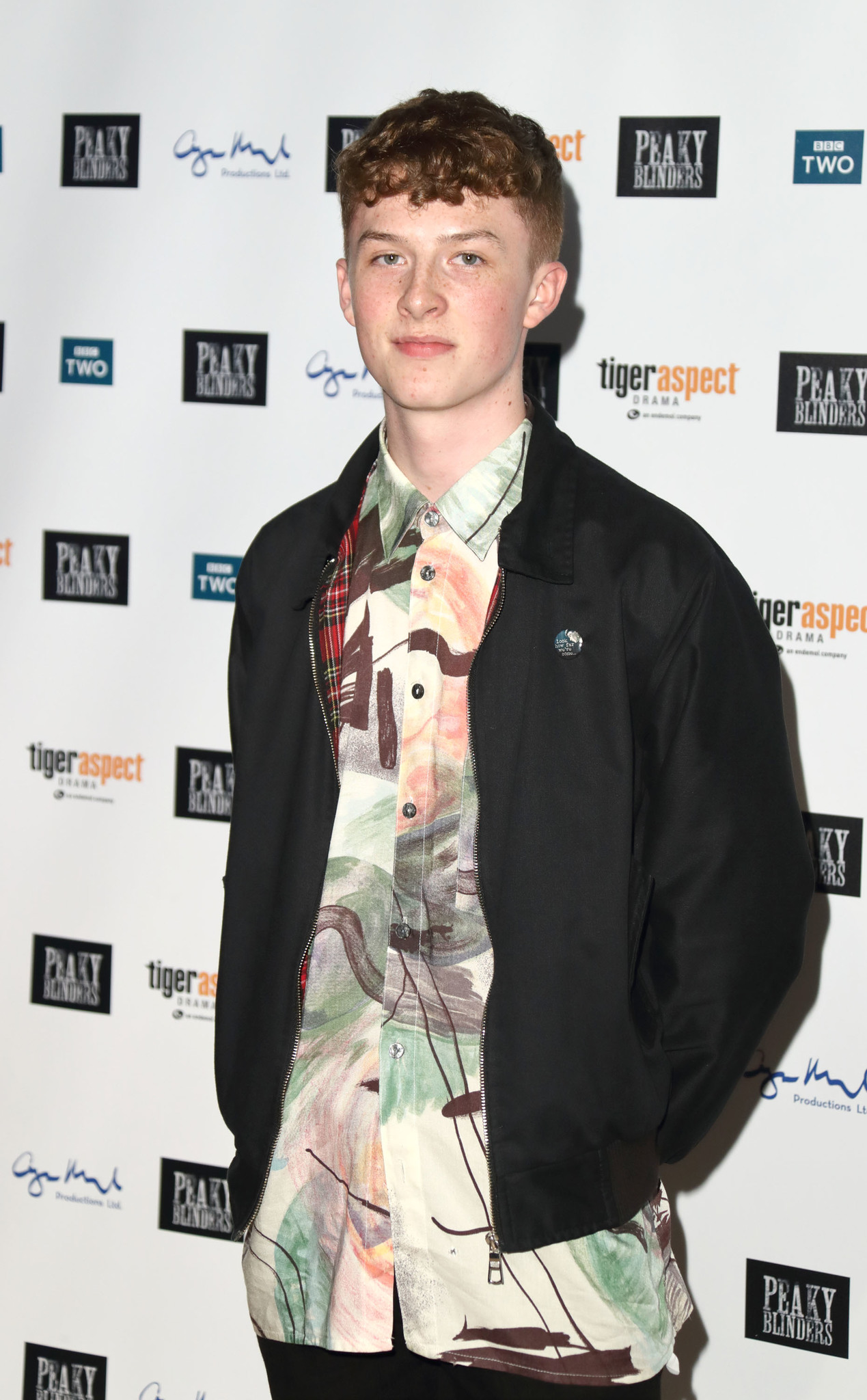 actor Harry Kirton large photo