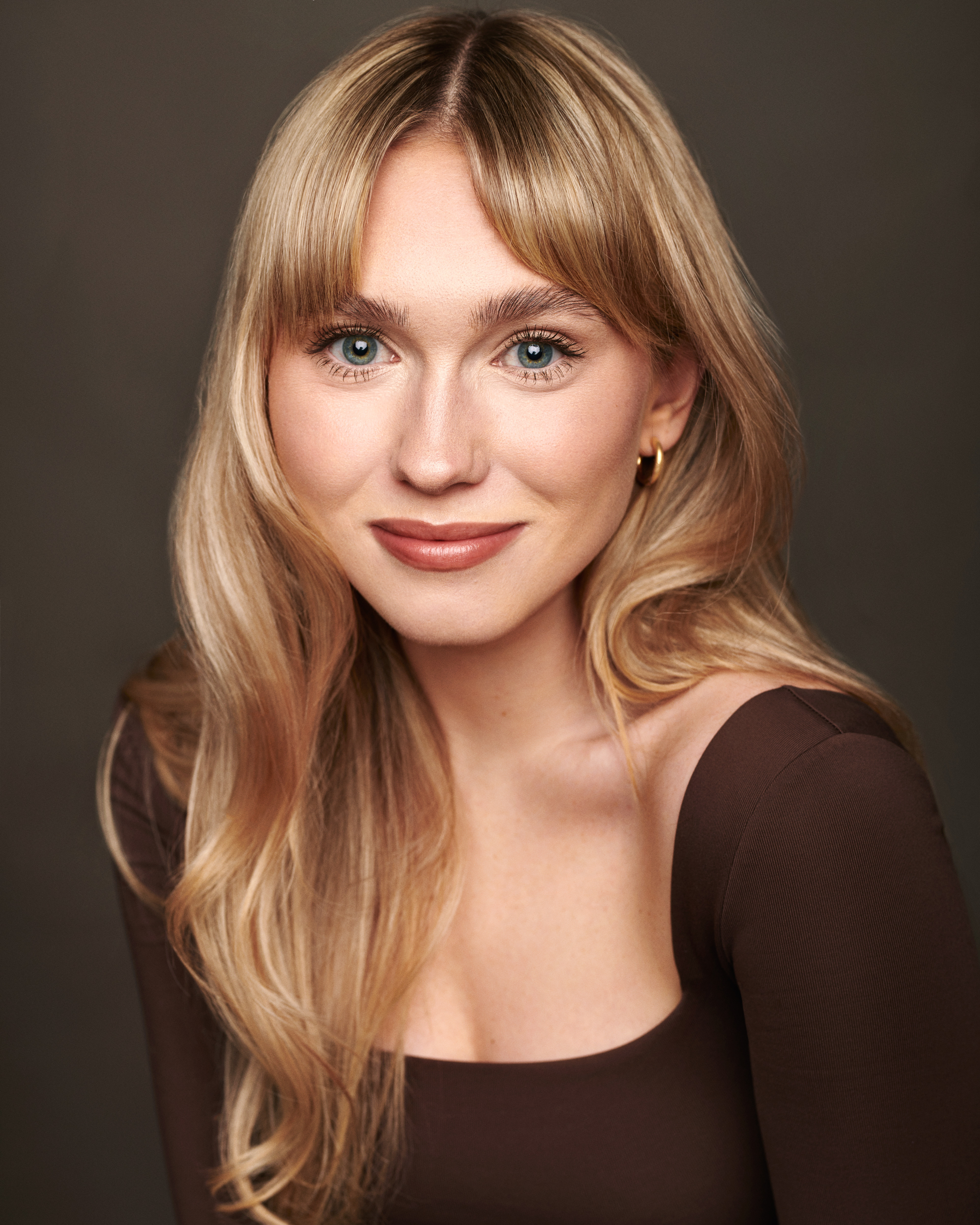 actor Veronika Slowikowska large photo