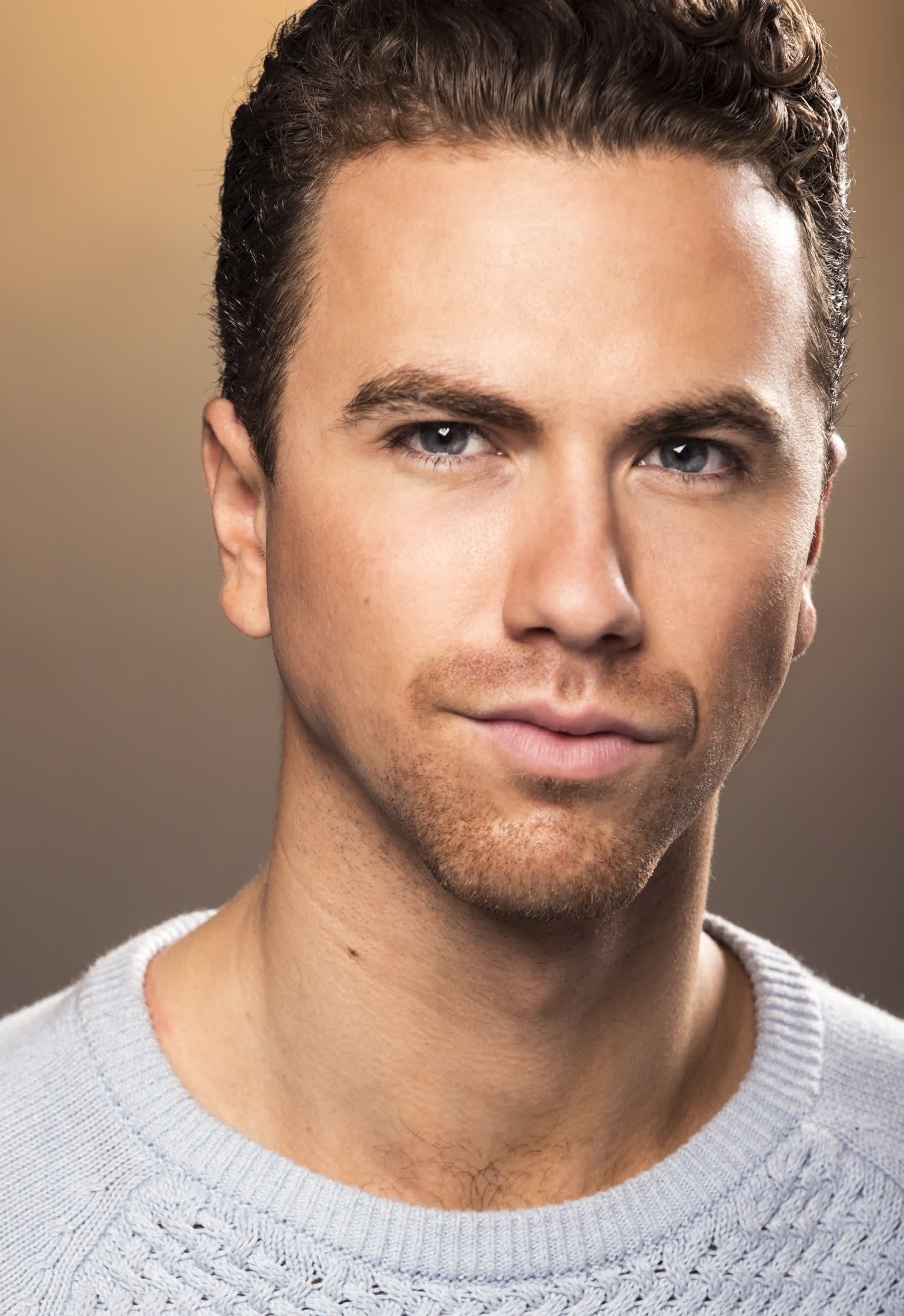 actor Richard Fleeshman large photo