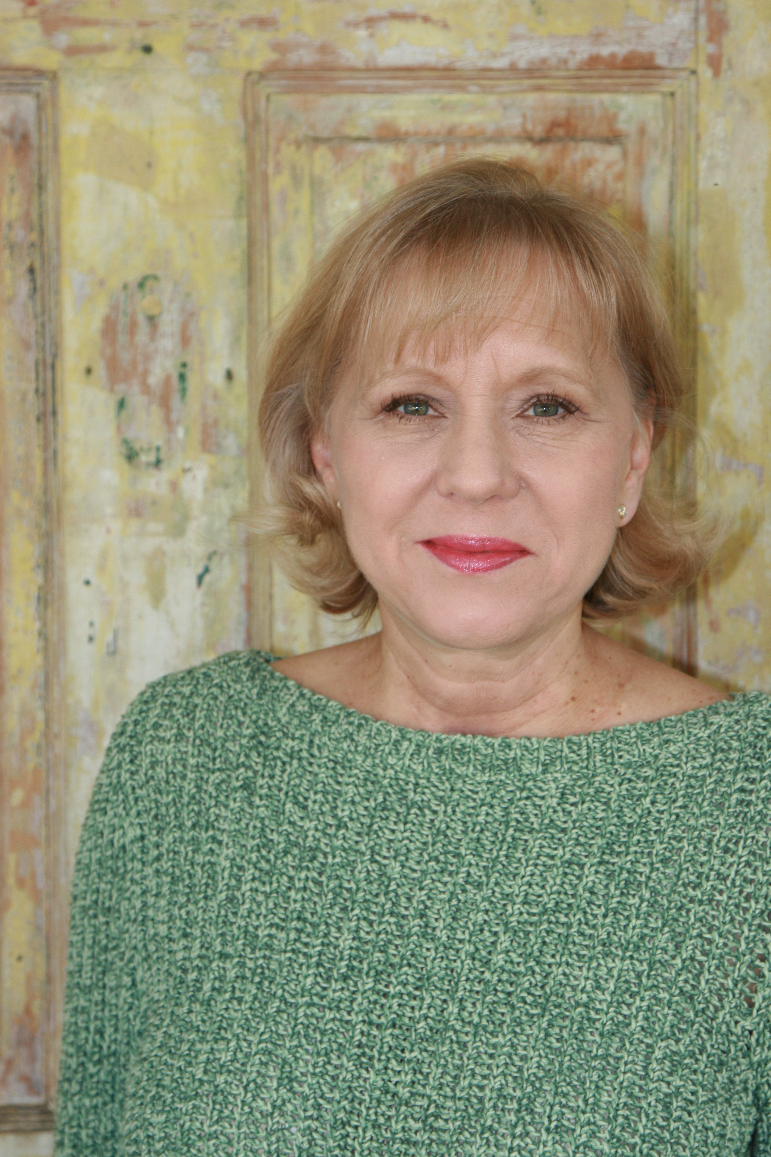 actor Cynthia Kania large photo