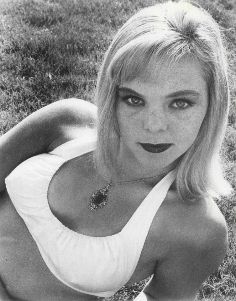 actor Jenny Maxwell large photo