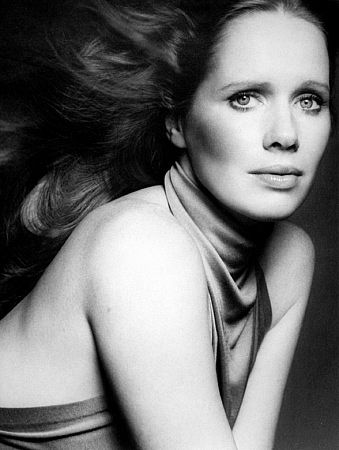 actor Liv Ullmann large photo