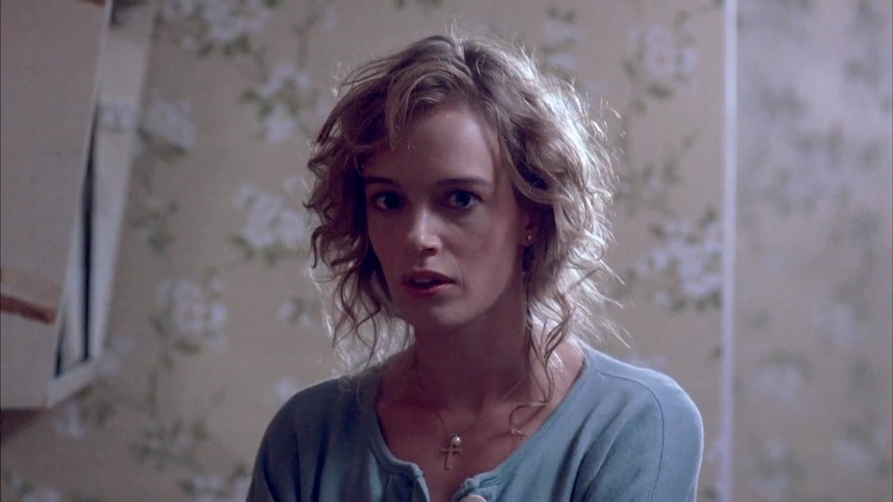 actor Julia McNeal large photo