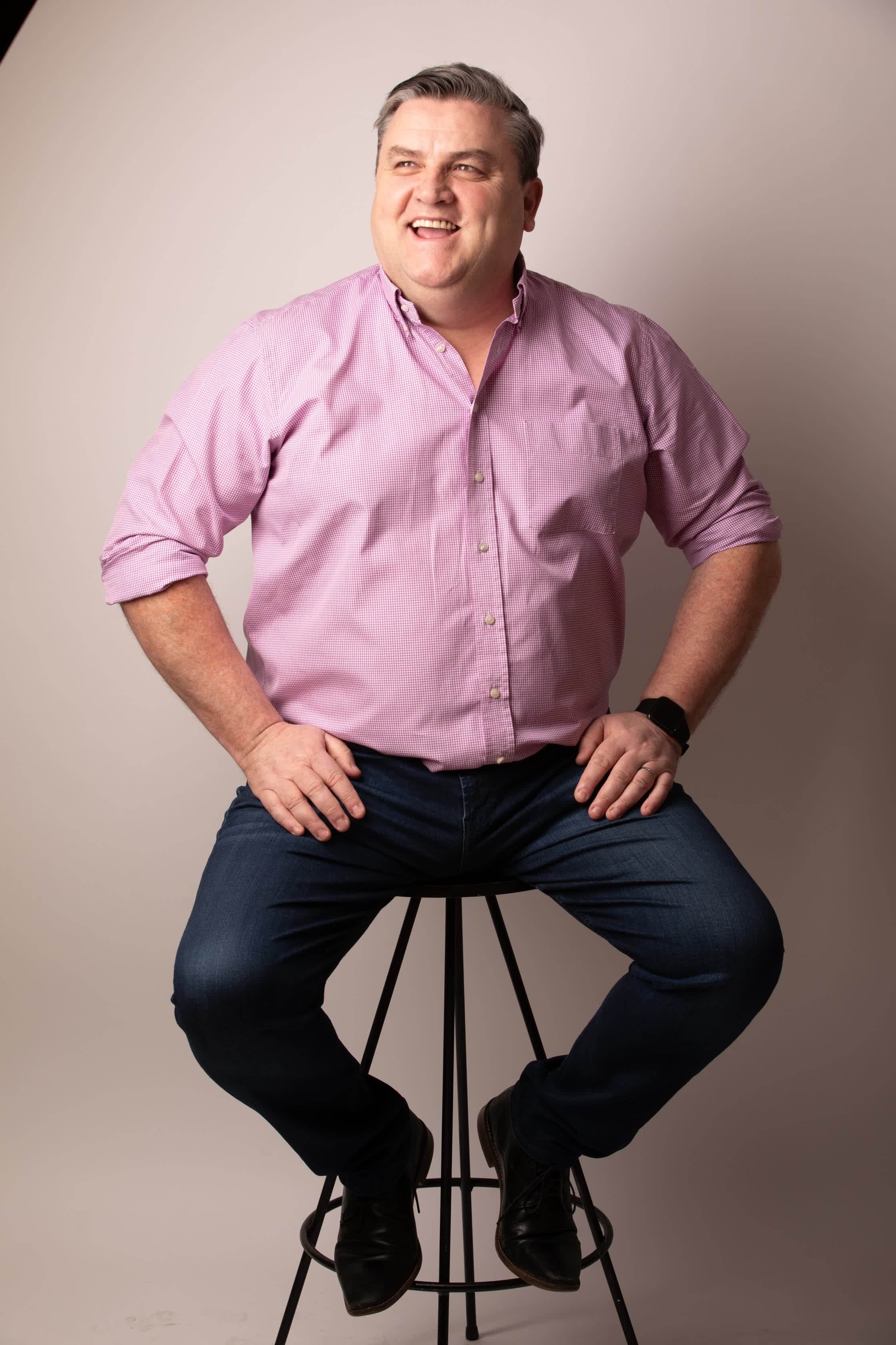 actor Simon Delaney large photo