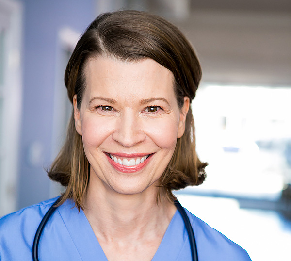 actor Lucy Boryer large photo