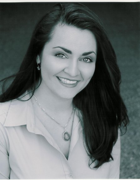 actor Chelsi Stahr large photo