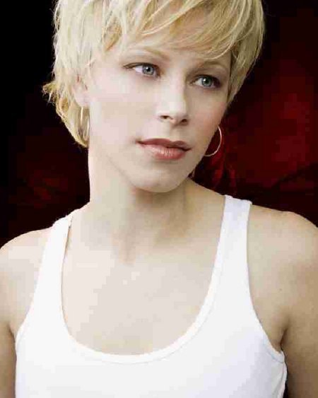 actor Wendy Kremer large photo