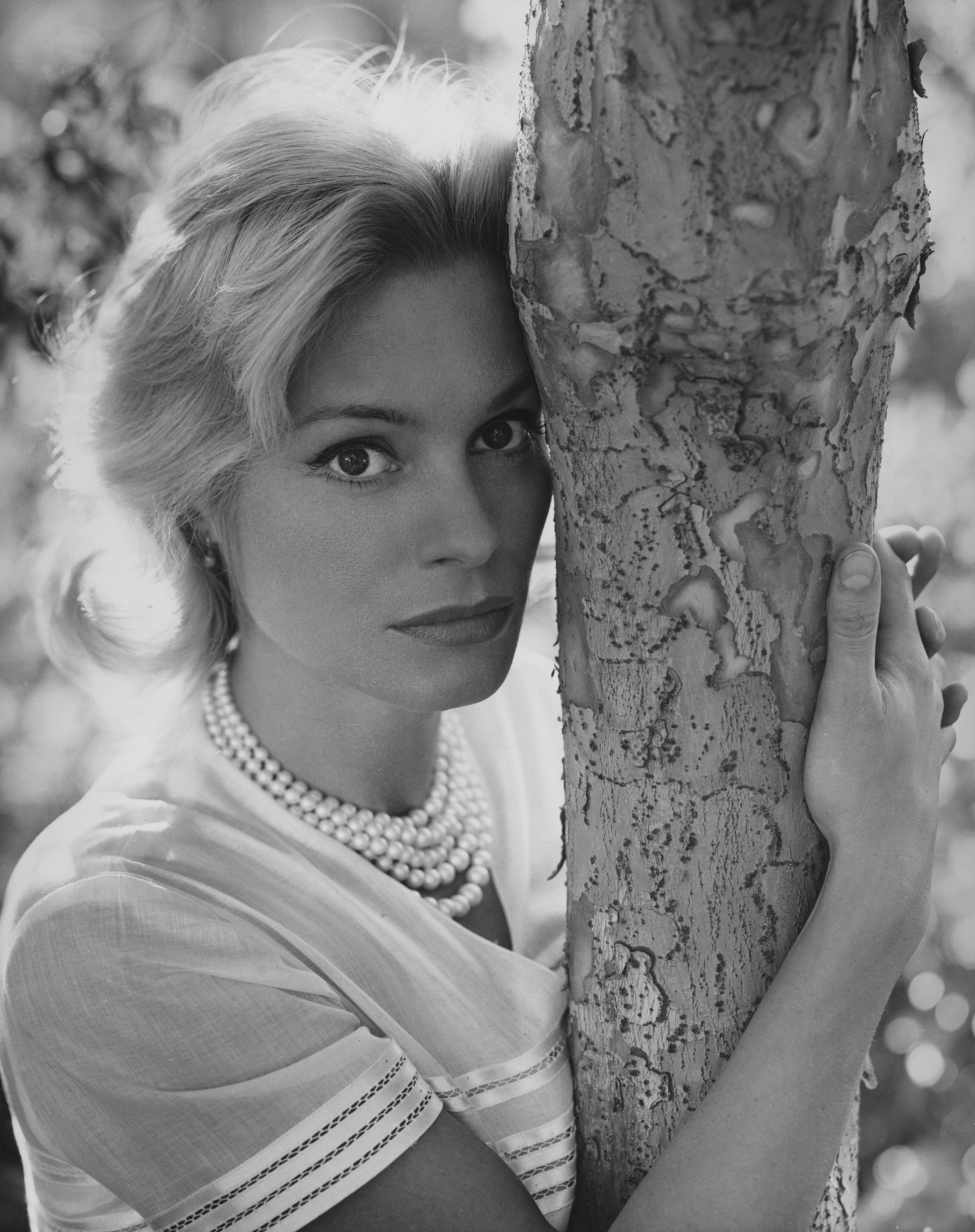 actor Ingrid Thulin large photo