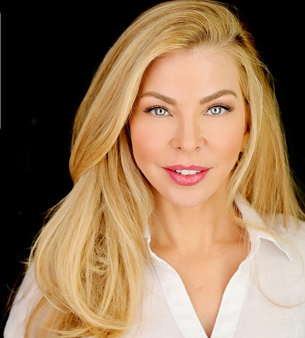 actor Jennifer Lyons large photo