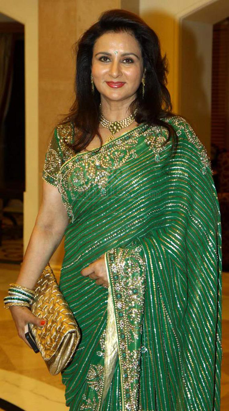 actor Poonam Dhillon large photo