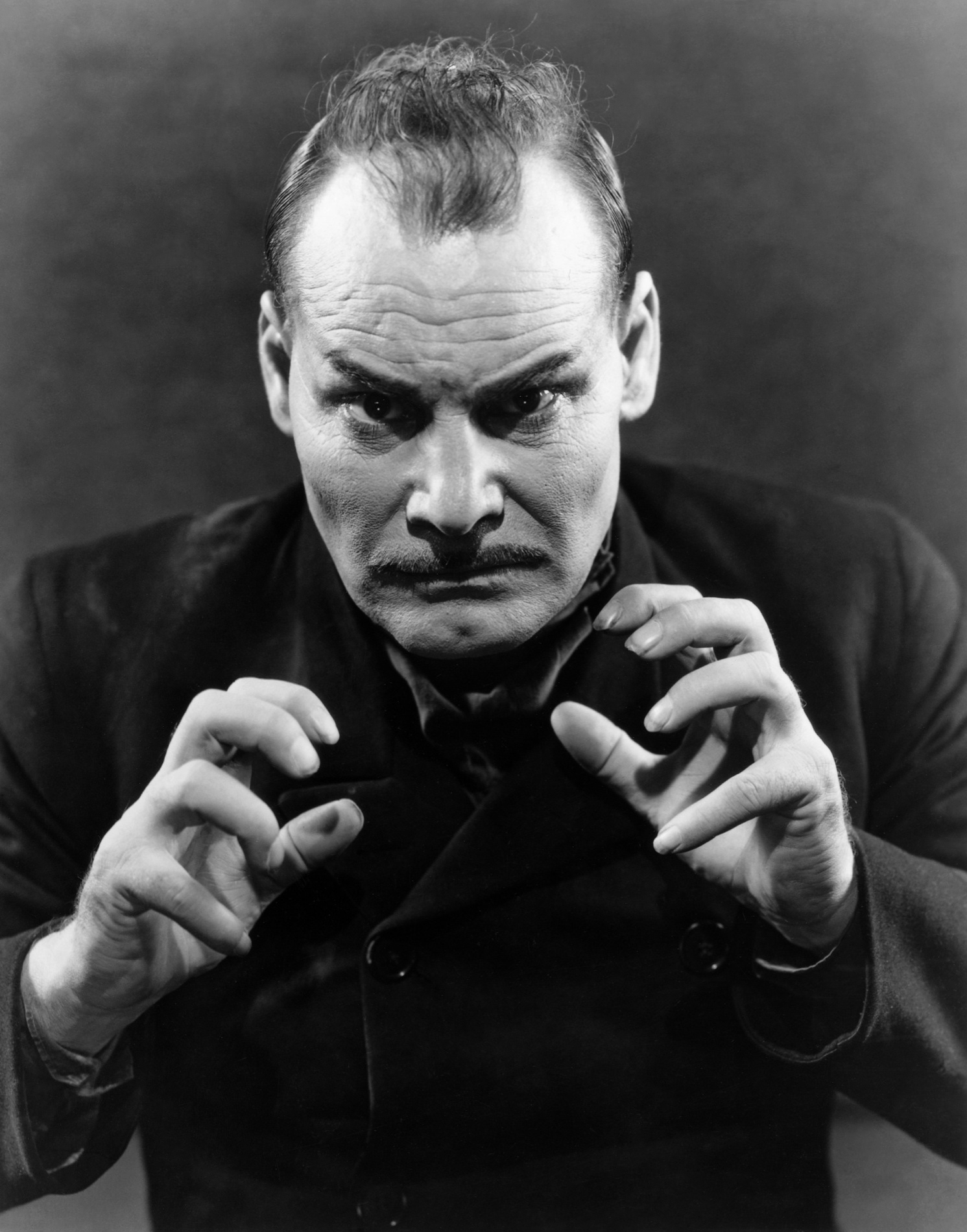 actor Harry Cording large photo