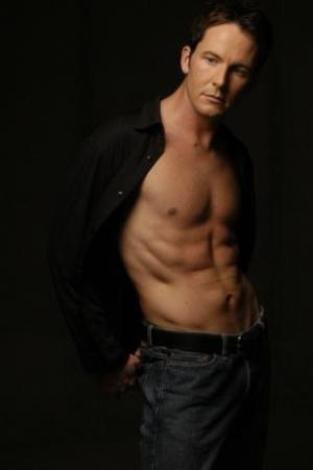 actor Troy Moore large photo