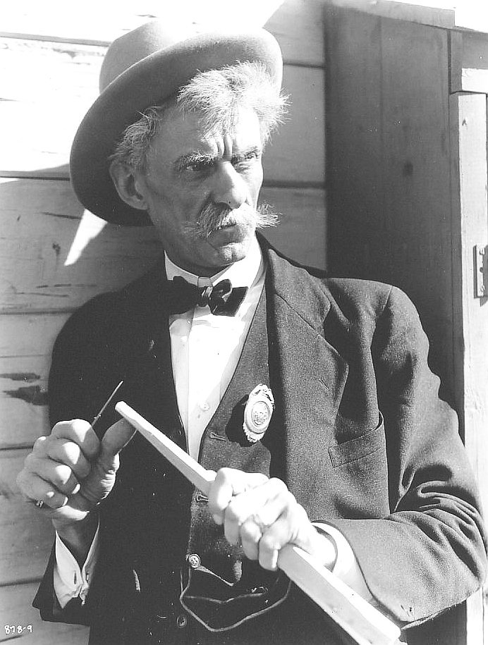 actor Erville Alderson large photo