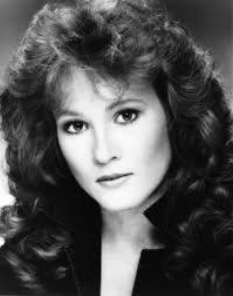 actor Liane Langland large photo