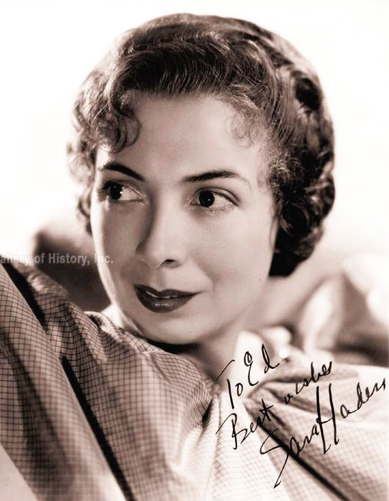 actor Sara Haden large photo