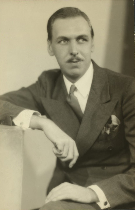 actor Philip Tonge large photo