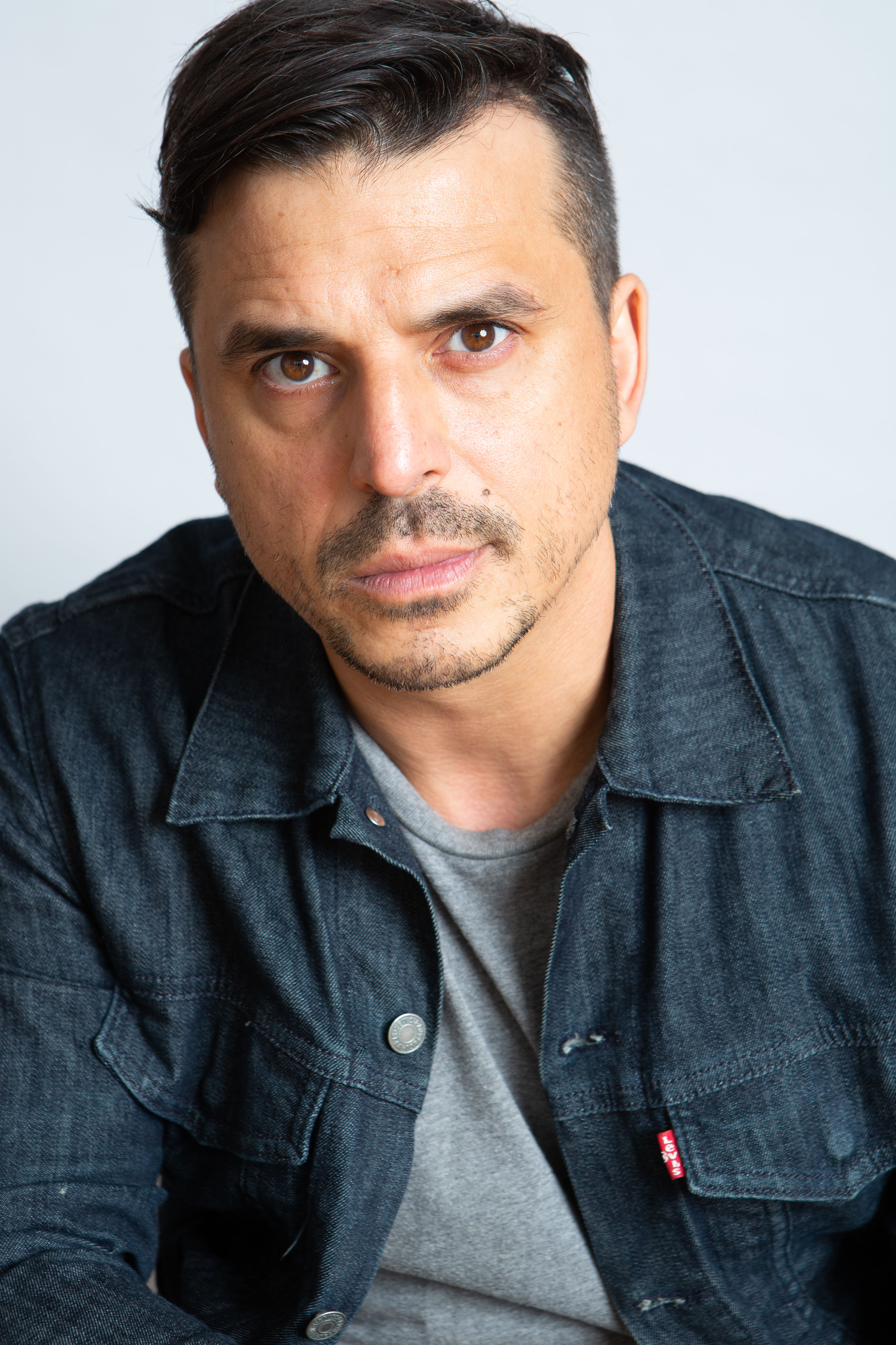 actor Damien Luvara large photo