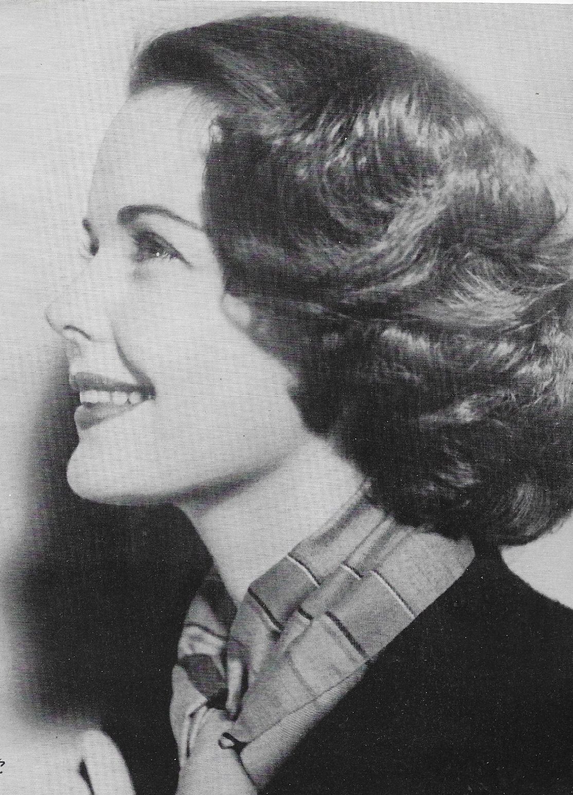 actor Beatrice Pearson large photo