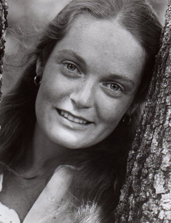 actor Elizabeth Hartman large photo