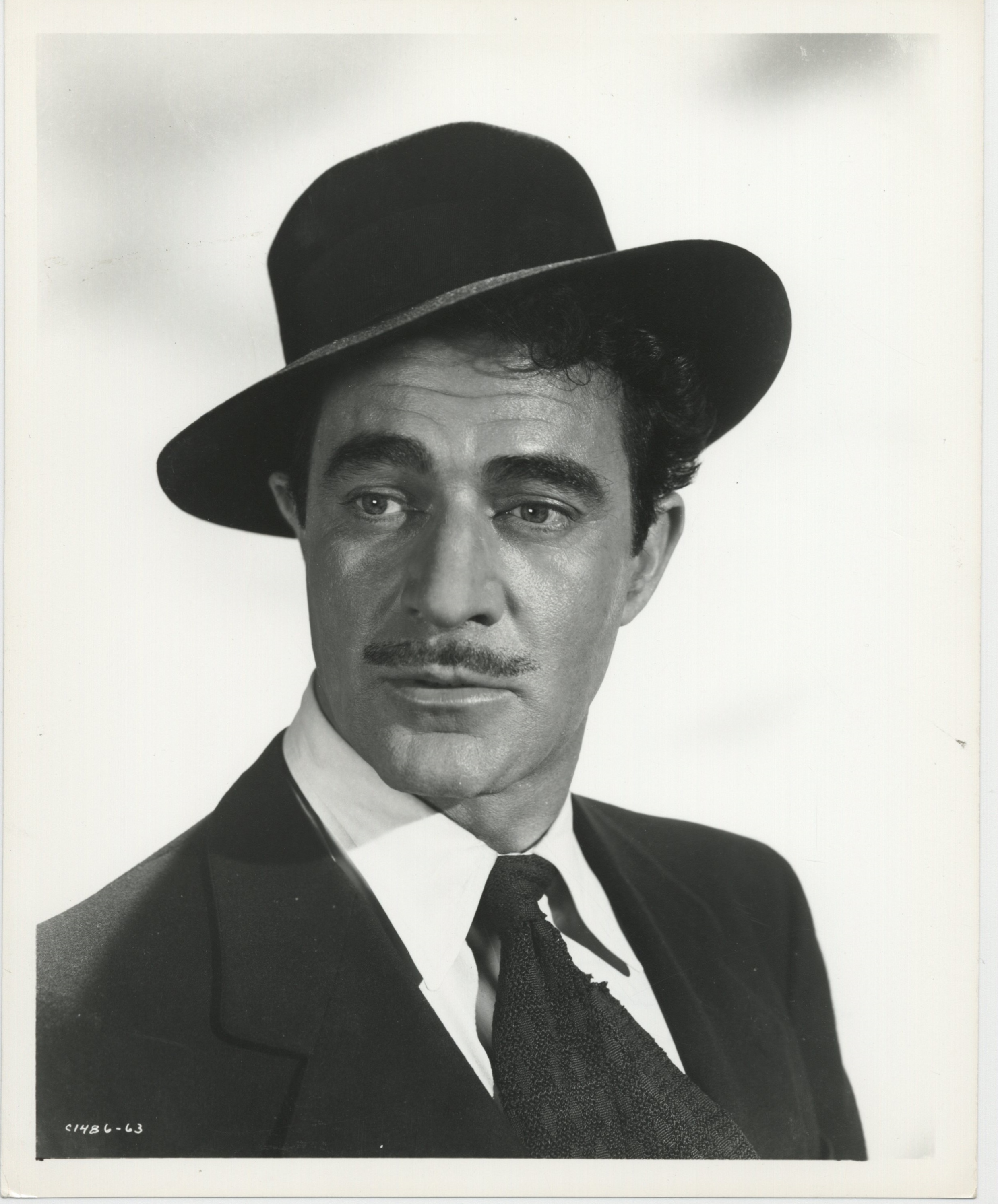 actor Gilbert Roland large photo