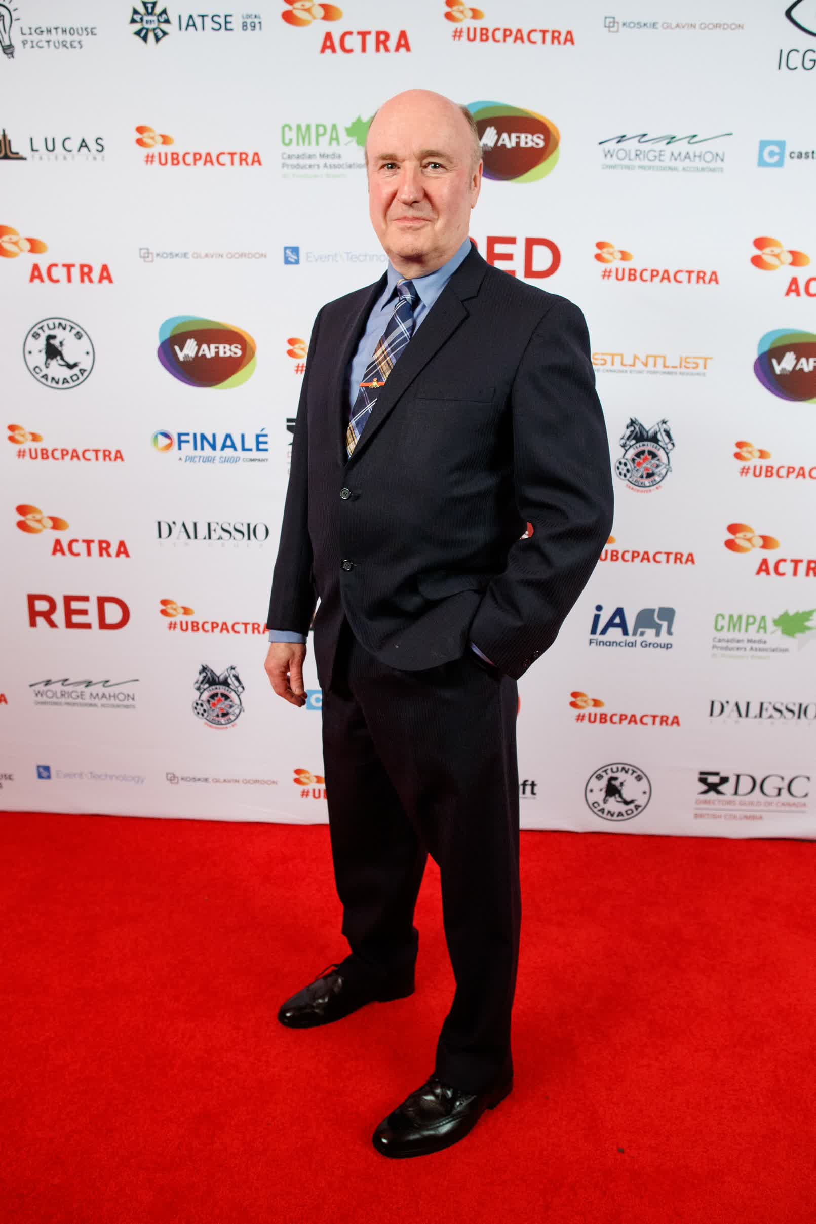 actor Steve Oatway large photo