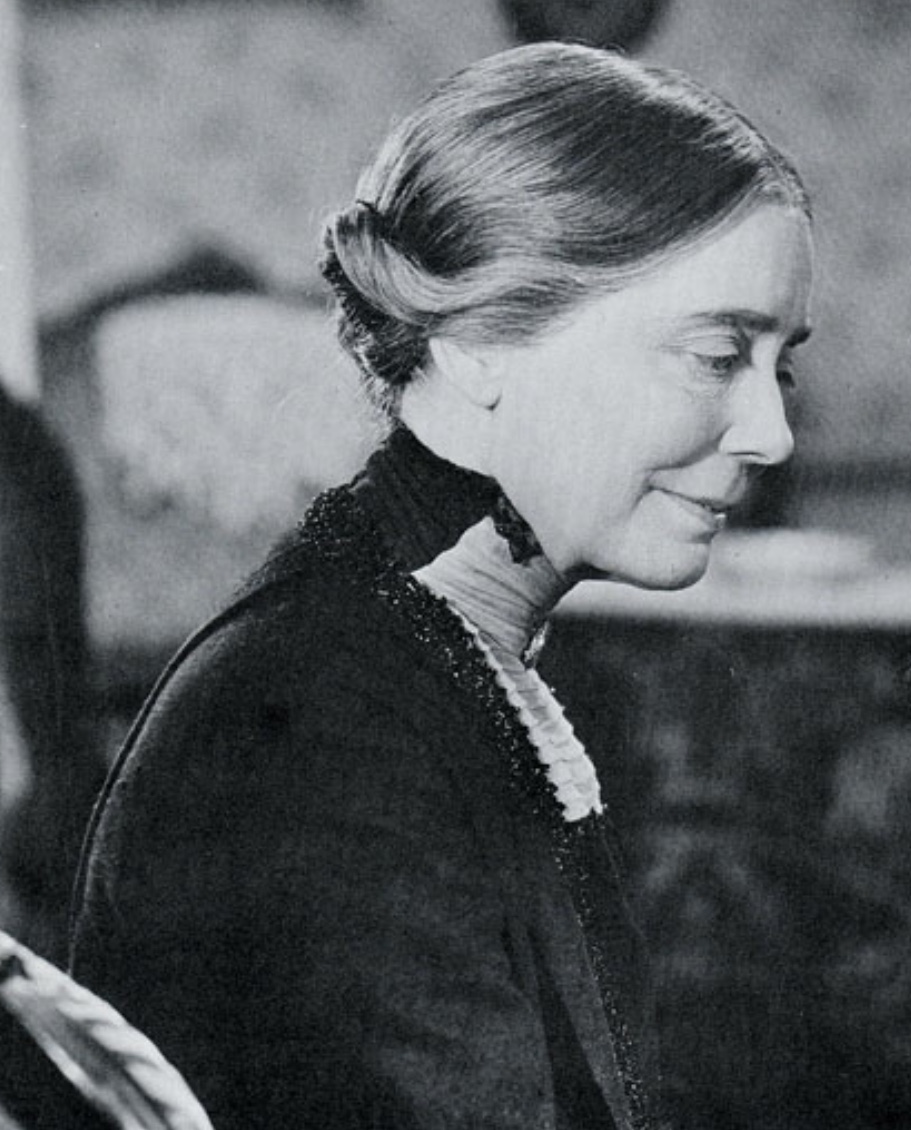 actor Louise Carter large photo