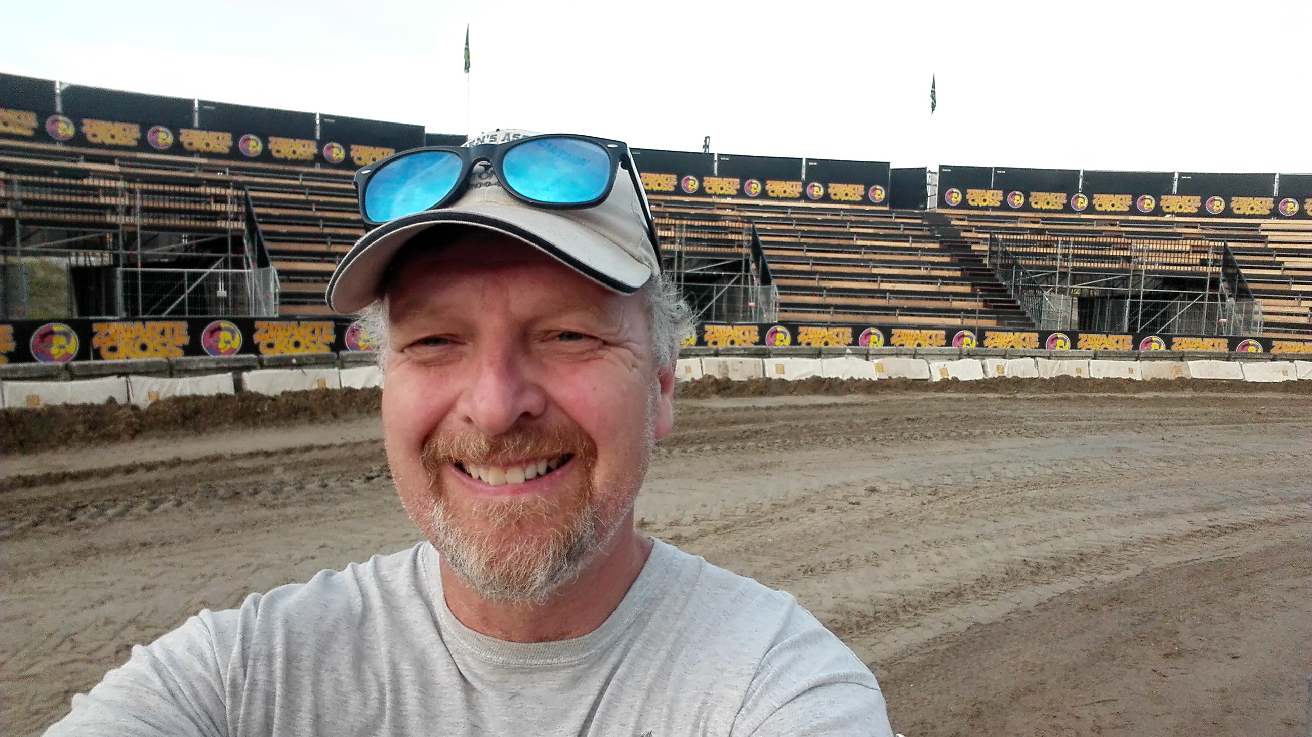 actor Chuck Borden large photo