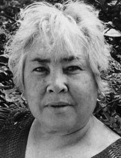 actor Gloria Irizarry large photo