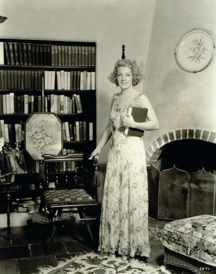 actor Ruth Selwyn large photo