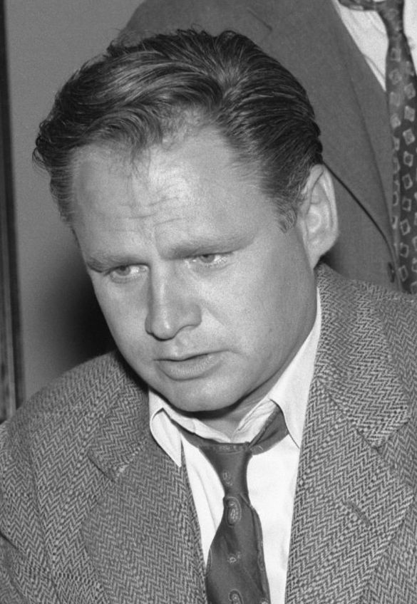 actor Adam Williams large photo