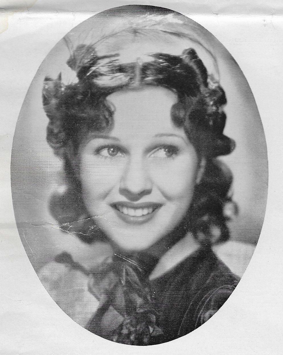 actor Lynne Roberts large photo