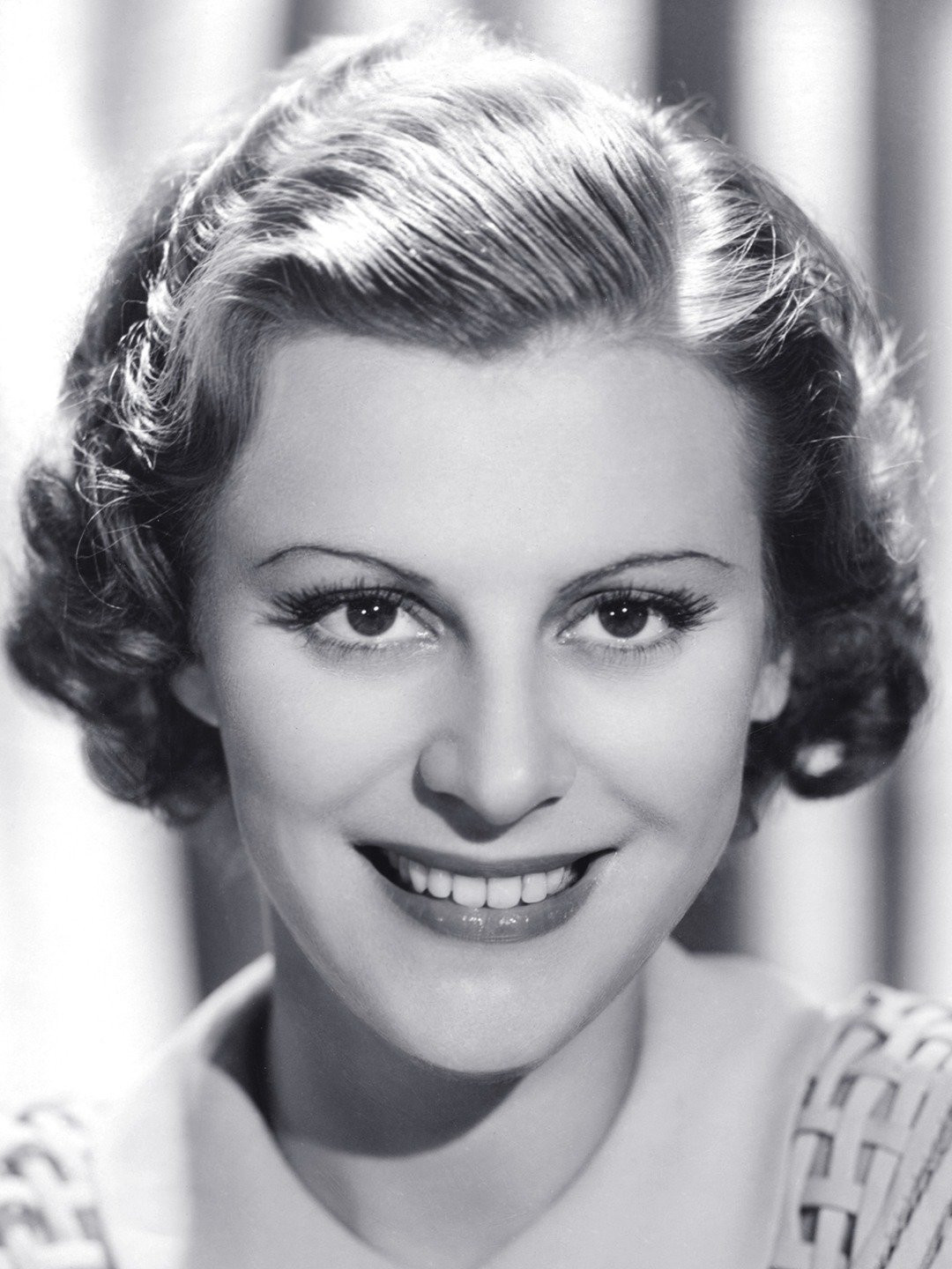 actor Adrienne Marden large photo