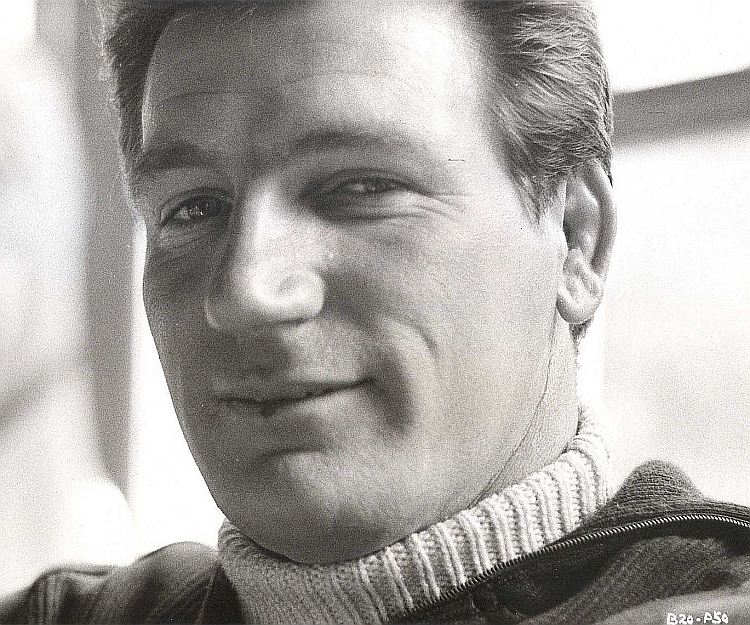 actor Joe Robinson large photo