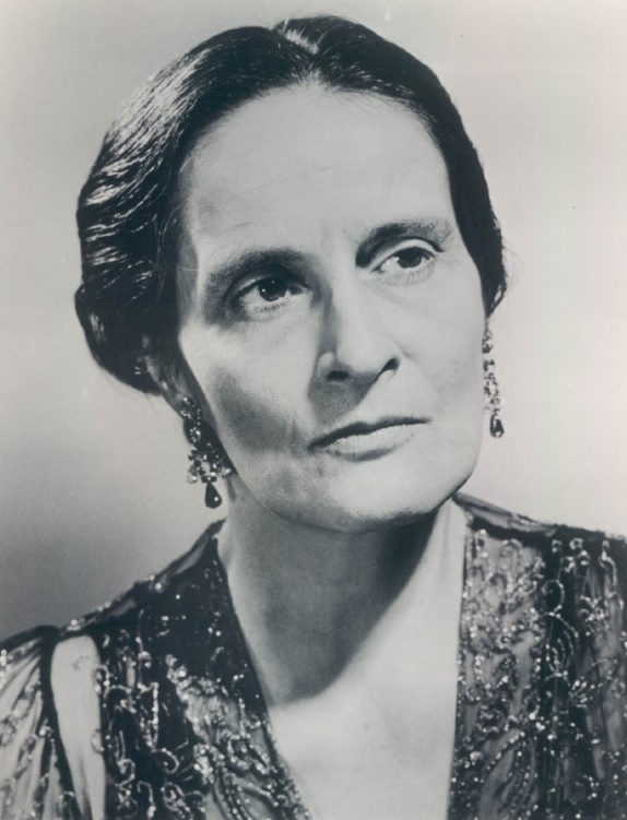 actor Madeleine Taylor Holmes large photo