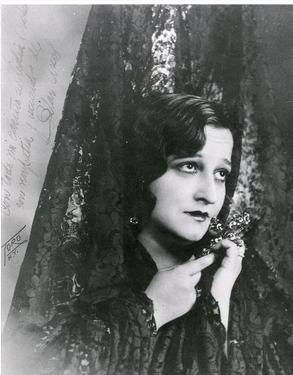 actor Pilar Arcos large photo