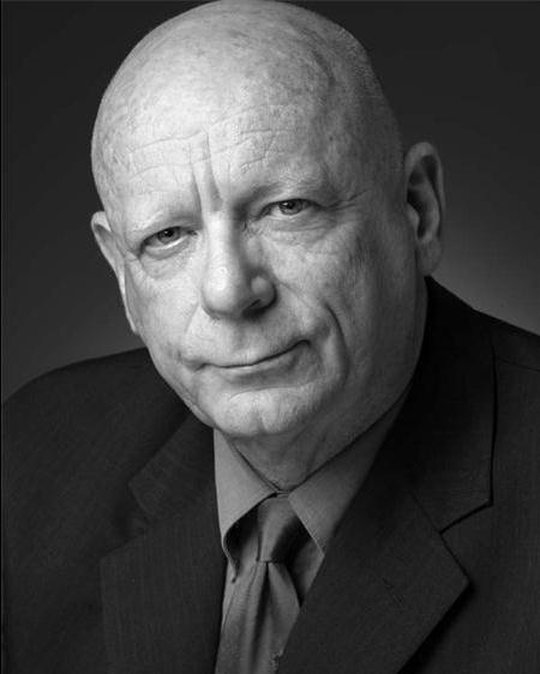 actor Stephen Leeder large photo