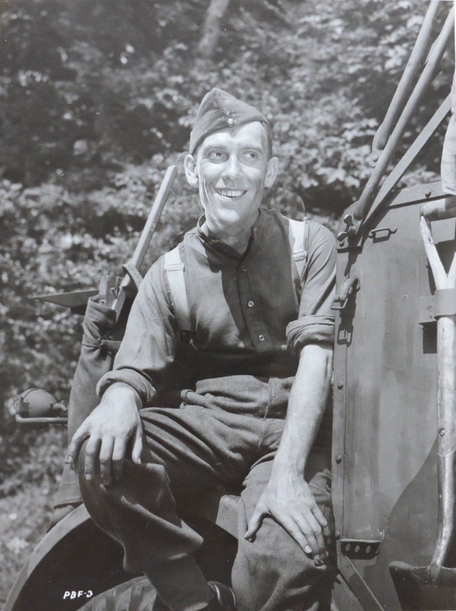 actor Tommy Trinder large photo