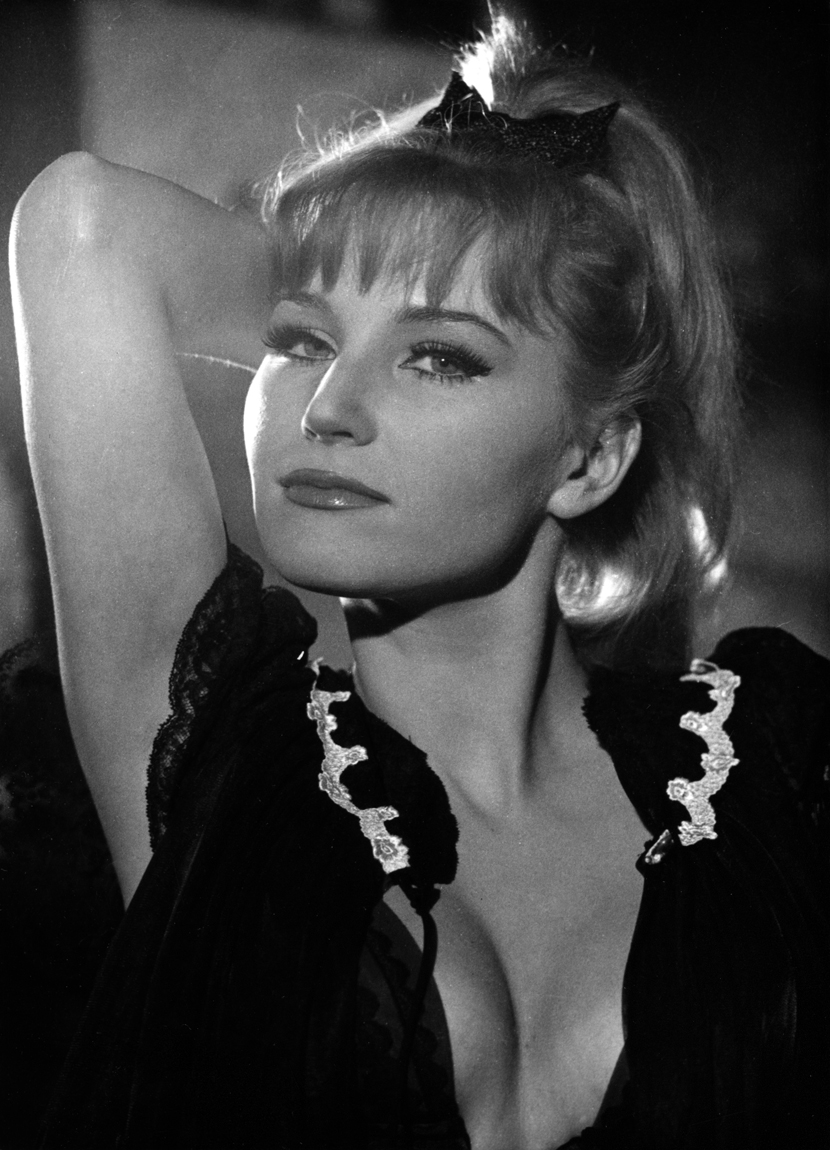 actor Karin Field large photo