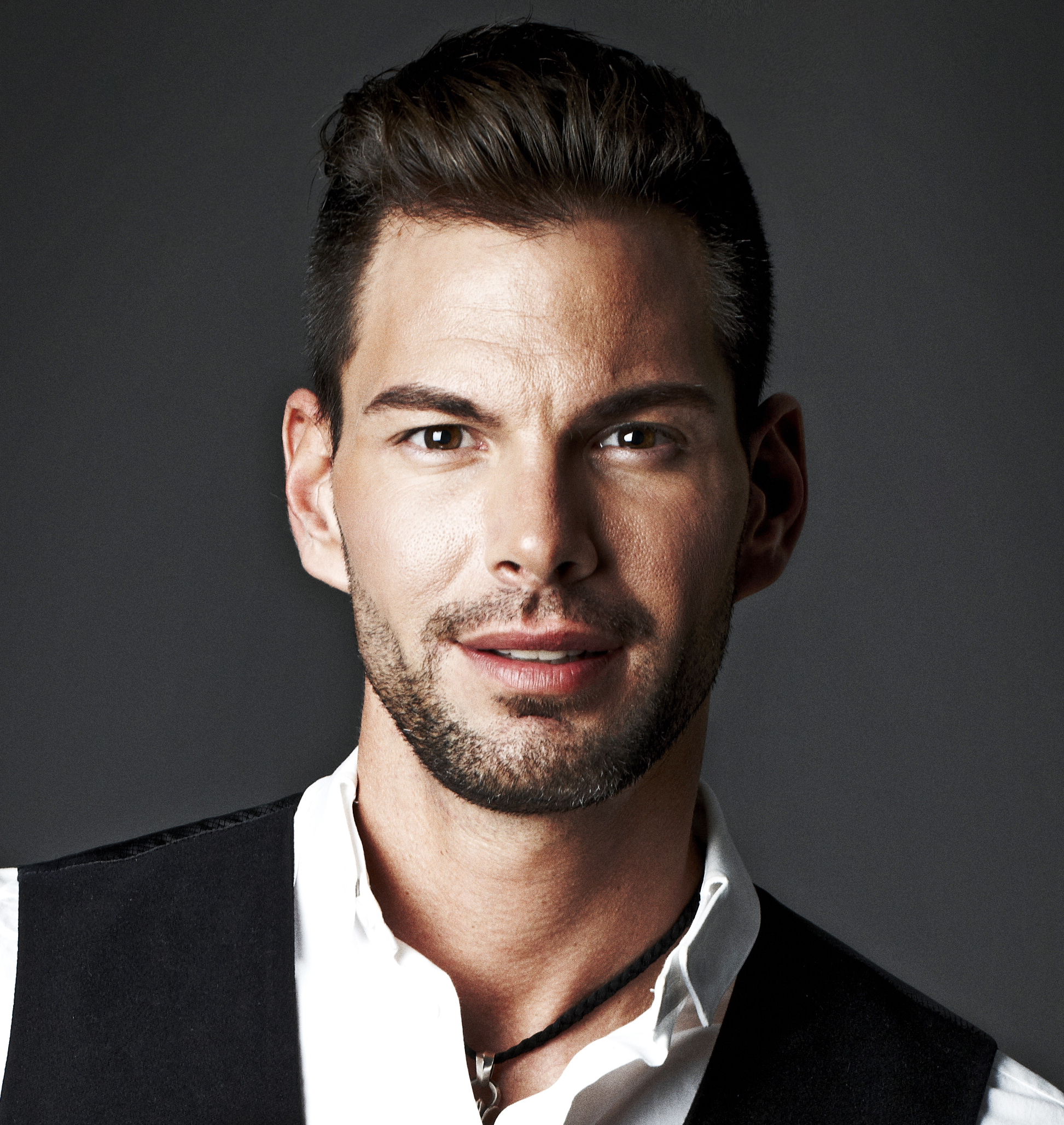 actor Bobby Tonelli large photo